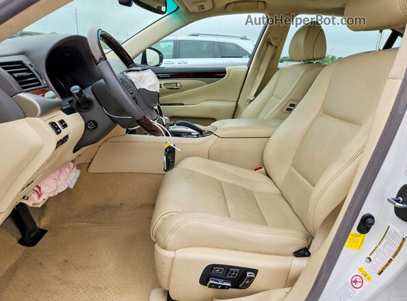 JTHGL5EF8H5057950 2017 LEXUS LS White Вид салону спереду