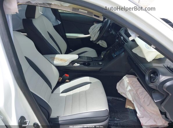 JTHGZ1E28P5032100 2023 LEXUS IS 350 White Vista interior delantera