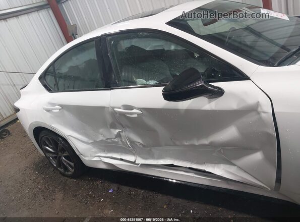 JTHGZ1E29S5042210 2025 LEXUS IS 350 White Սալոնի հետևի տեսք