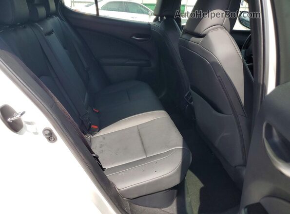 JTHP9JBH3N2056750 2022 LEXUS UX White Սալոնի հետևի տեսք