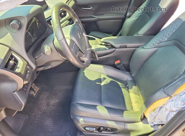 JTHP9JBH5M2053590 2021 LEXUS UX Silver Front interior view