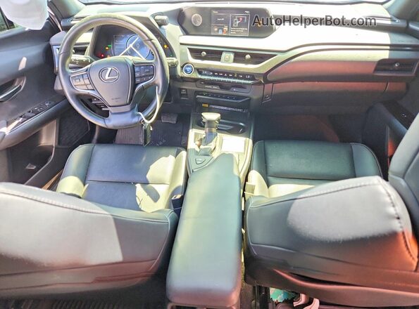 JTHP9JBH5M2053590 2021 LEXUS UX Silver Dashboard view