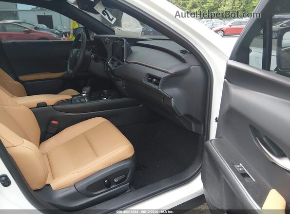 JTHUCJDH5S2009149 2025 LEXUS UX 300H White Widok wnętrza z przodu