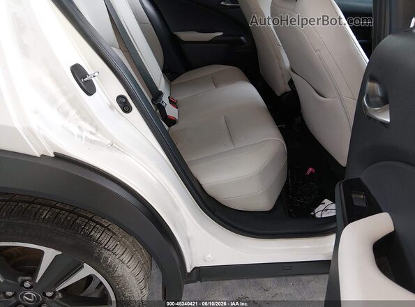 JTHX3JBH7L2022776 2020 LEXUS UX 200 White VIN կոդի պիտակի տեսք