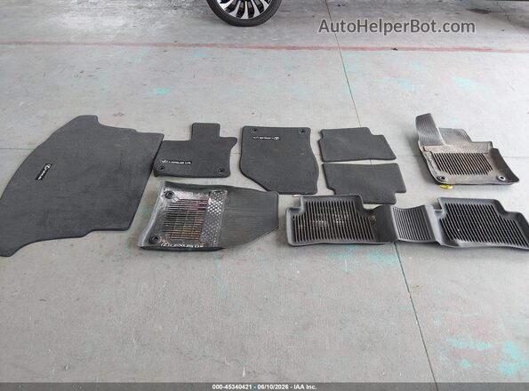 JTHX3JBH7L2022776 2020 LEXUS UX 200 White 