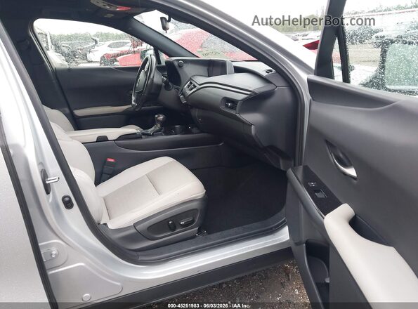JTHX3JBH9L2029759 2020 LEXUS UX 200 Silver Front interior view
