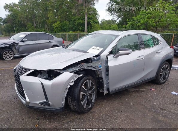 JTHX3JBH9L2029759 2020 LEXUS UX 200 Silver Front view
