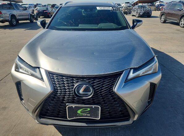 JTHY3JBH0K2014005 2019 LEXUS UX Silver Widok z przodu