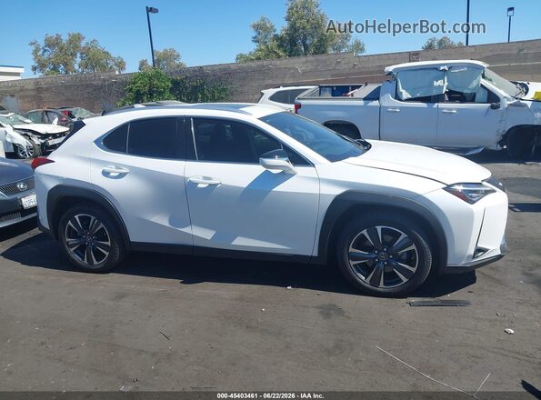 JTHY3JBH1K2013882 2019 LEXUS UX 200 White Rear interior view