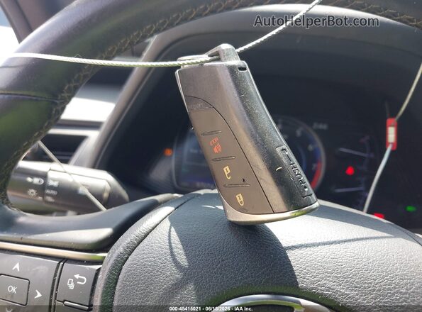 JTHY3JBH2K2006293 2019 LEXUS UX 200 Silver Vista del salpicadero