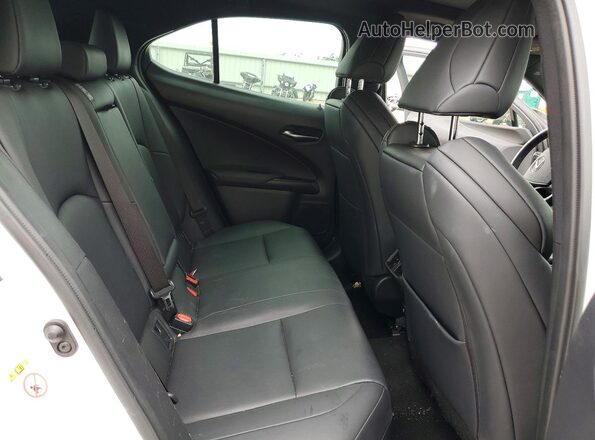 JTHY3JBH6K2010119 2019 LEXUS UX White უკანა სავარძლების ხედი