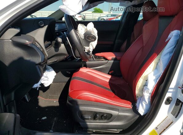 JTHY3JBH8K2019985 2019 LEXUS UX White Front interior view