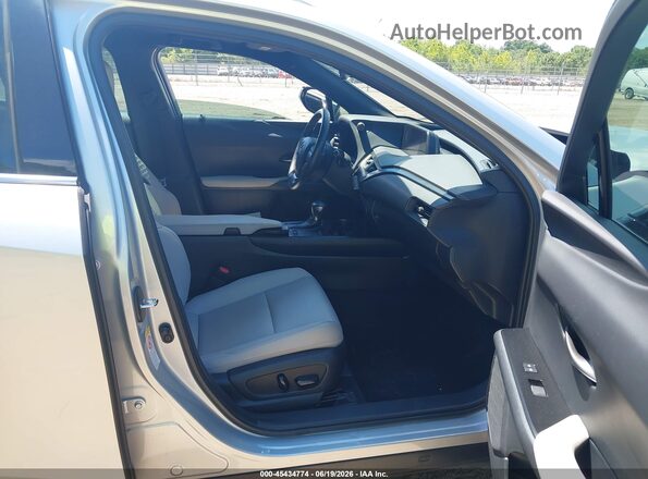 JTHY3JBH9K2004783 2019 LEXUS UX 200 Silver Widok wnętrza z przodu
