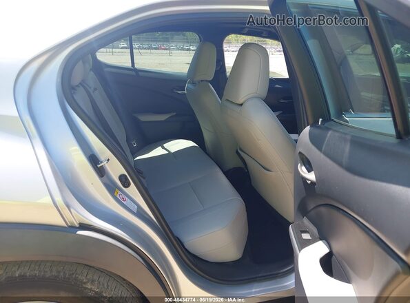 JTHY3JBH9K2004783 2019 LEXUS UX 200 Silver Widok naklejki z numerem VIN