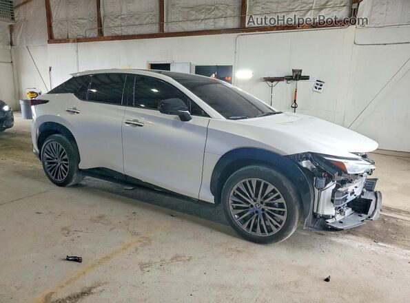 JTJAAAAB1RA027641 2024 LEXUS RZ Белый 