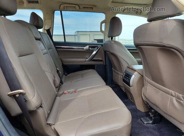 JTJAM7BX2N5314235 2022 LEXUS GX Blue Widok wnętrza z tyłu