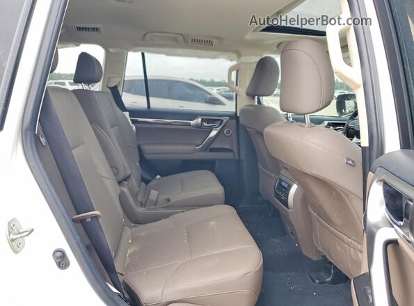 JTJAM7BX5P5342260 2023 LEXUS GX White Widok wnętrza z tyłu