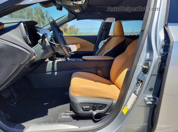 JTJCJMGA4T2042645 2026 LEXUS RX Silver Вид салону спереду