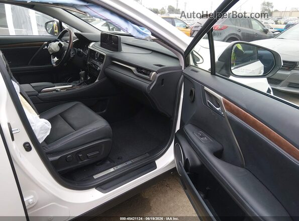 JTJHZKFA4N2037565 2022 LEXUS RX 350L Белый Вид салона спереди