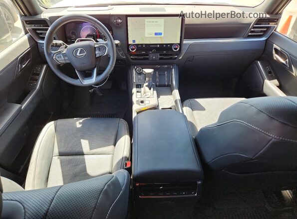 JTJTBCDX6T5073801 2026 LEXUS GX Gray Vista del salpicadero