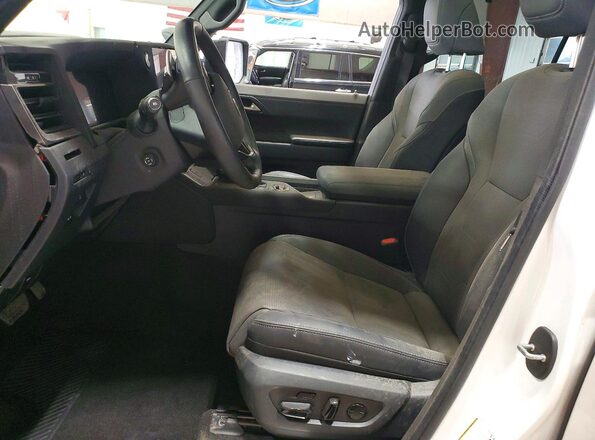 JTJVBCDX6R5004768 2024 LEXUS GX White Widok wnętrza z przodu