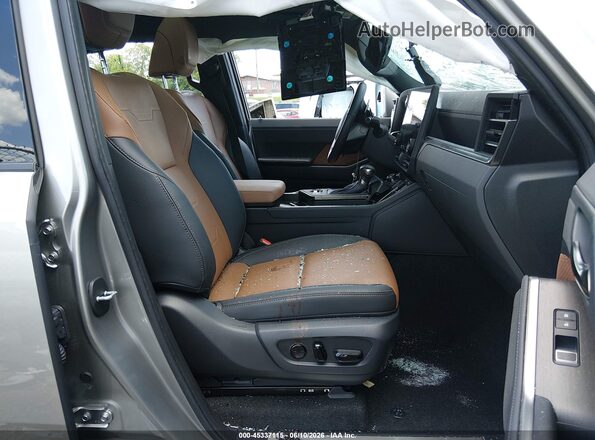 JTJVBCDX9R5023248 2024 LEXUS GX 550 Silver Widok wnętrza z przodu