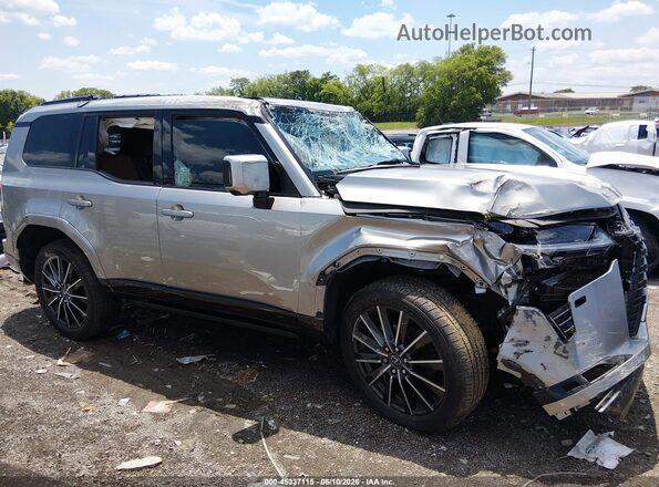 JTJVBCDX9R5023248 2024 LEXUS GX 550 Silver Widok wnętrza 360 stopni