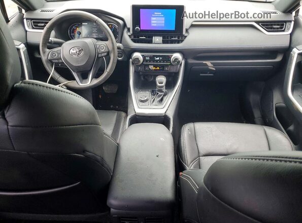 JTM16RFV1PD546657 2023 TOYOTA RAV4 White Widok deski rozdzielczej