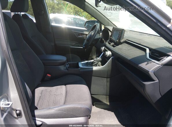 JTM16RFVXND050706 2022 TOYOTA RAV4 HYBRID Серебряный Вид салона спереди