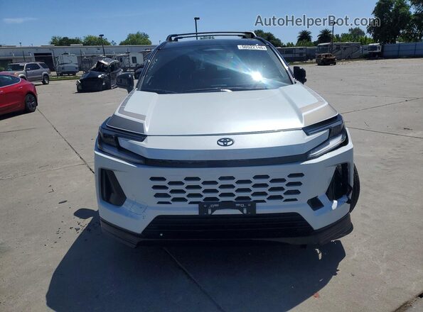JTM6CRAVXTJ003213 2026 TOYOTA RAV4 White Вид спереду