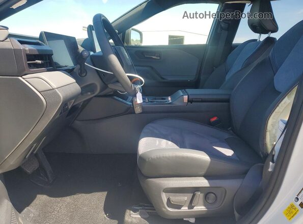JTM6CRAVXTJ003213 2026 TOYOTA RAV4 White Вид салону спереду