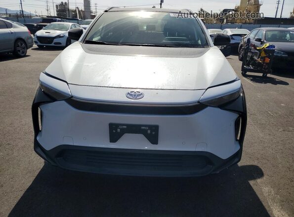 JTMAAAAA4PA000263 2023 TOYOTA BZ4X White წინა ხედი