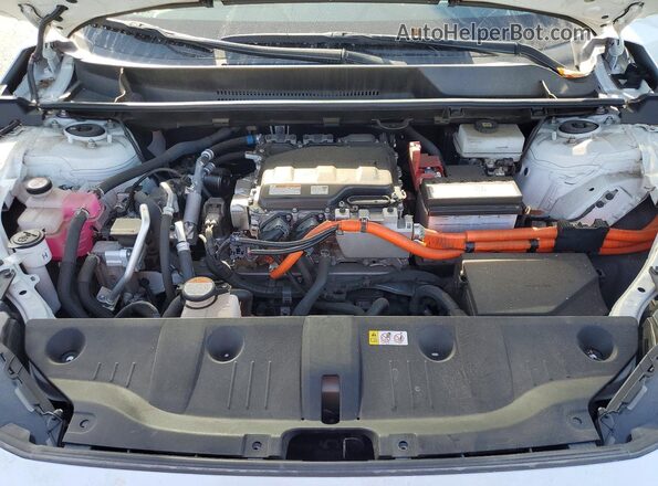 JTMAAAAA4PA000263 2023 TOYOTA BZ4X White ძრავის განყოფილების ხედი