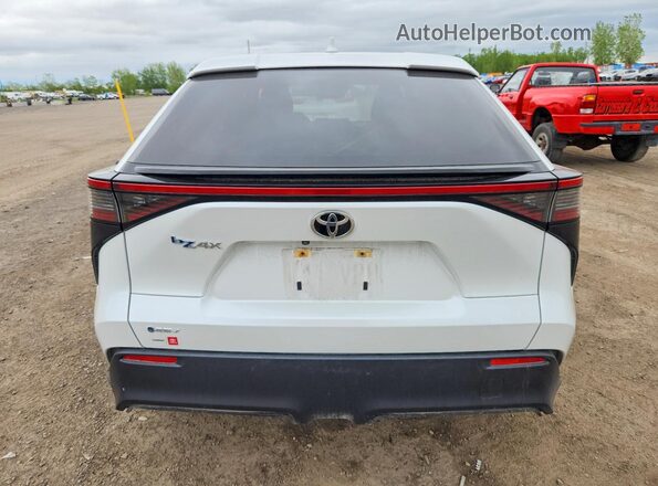 JTMAAAAA5RA046042 2024 TOYOTA BZ4X White უკანა ხედი