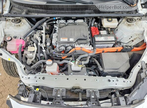 JTMAAAAA5RA046042 2024 TOYOTA BZ4X White უკანა სალონის ხედი