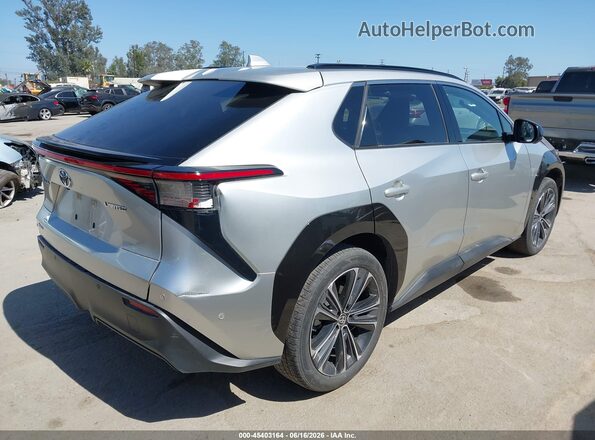 JTMAAAAA5RA052262 2024 TOYOTA BZ4X Серебряный Задняя правая четверть