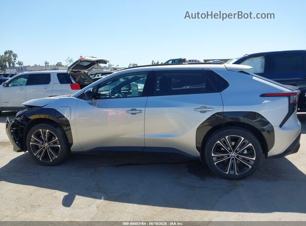 JTMAAAAA5RA052262 2024 TOYOTA BZ4X Серебряный Панорамный вид салона 360°