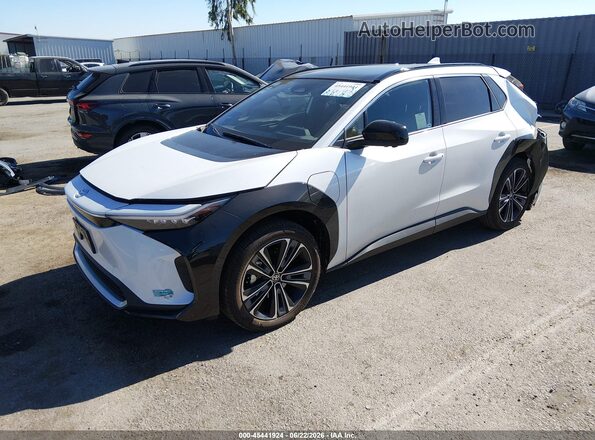 JTMAAAAA7SA057761 2025 TOYOTA BZ4X White Առջևի ձախ երեք քառորդ տեսարան