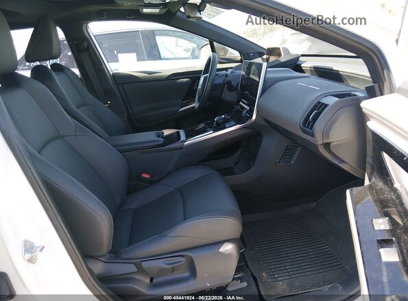 JTMAAAAA7SA057761 2025 TOYOTA BZ4X White Սալոնի դիմացի տեսք