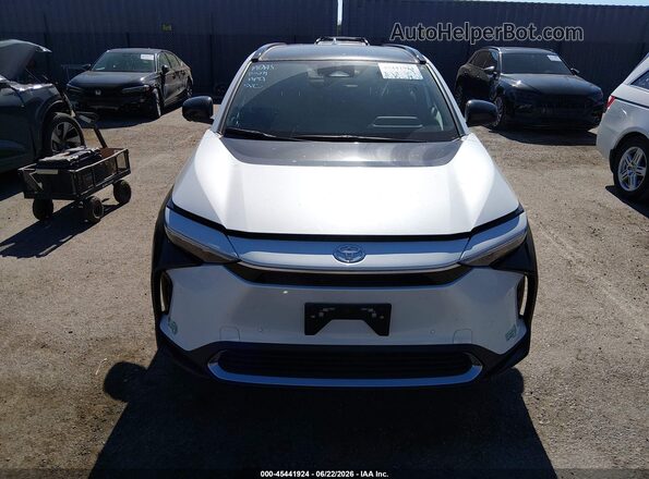 JTMAAAAA7SA057761 2025 TOYOTA BZ4X White Սարքավորումների վահանակի տեսք