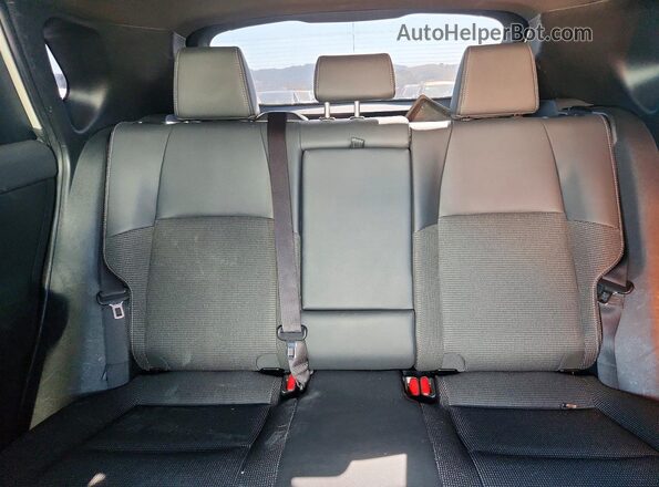 JTMAAAAA8SA067909 2025 TOYOTA BZ4X White Հետևի նստատեղերի տեսք
