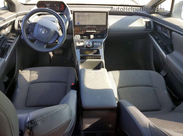 JTMAAAAAXRA034503 2024 TOYOTA BZ4X Silver 