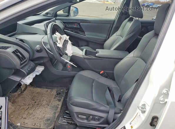 JTMABACA5PA019138 2023 TOYOTA BZ4X White Вид салону спереду