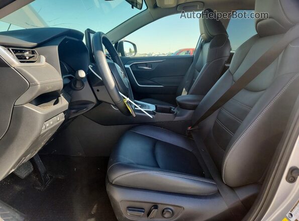 JTMB6RFV5SD166282 2025 TOYOTA RAV4 Silver Widok wnętrza z przodu