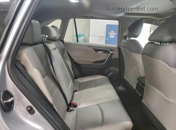 JTMB6RFV7ND058251 2022 TOYOTA RAV4 Gray Widok wnętrza z tyłu