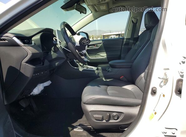 JTMB6RFVXRD145602 2024 TOYOTA RAV4 White 