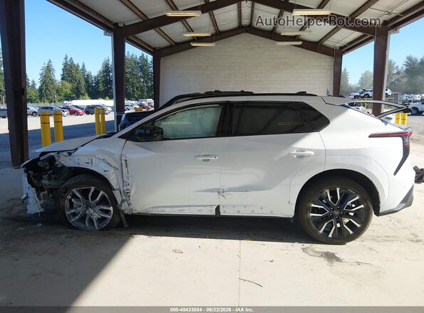JTMBCAEB1TJ014570 2026 TOYOTA BZ White Widok wnętrza 360 stopni