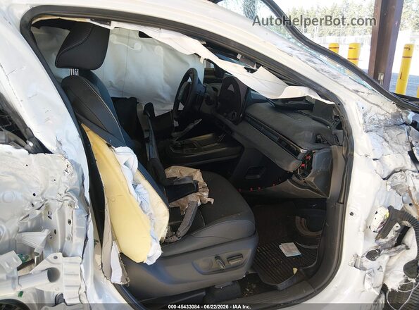 JTMBCAEB1TJ014570 2026 TOYOTA BZ White Widok wnętrza z przodu