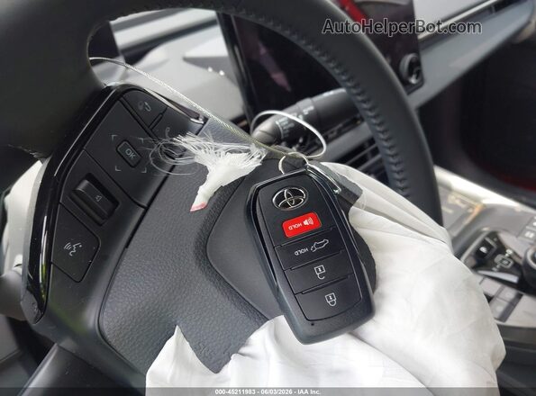JTMBCAEB6TA002186 2026 TOYOTA BZ Красный Вид панели приборов