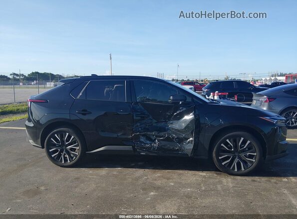 JTMBCAEB9TA003882 2026 TOYOTA BZ Черный Вид задней части салона